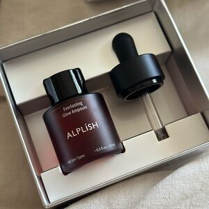 Everlasting Glow Ampoule - Deep Burgundy Hydrating Serum